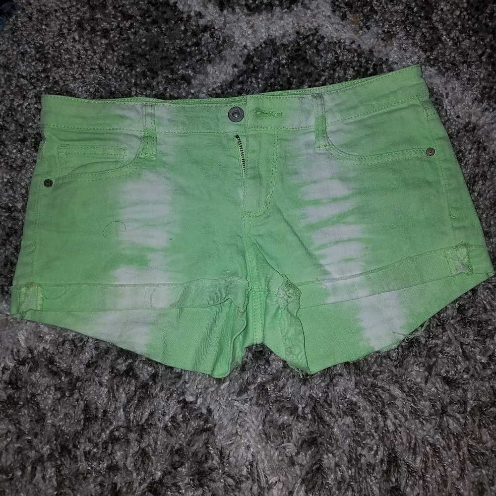 Shorts size 7  more like M-L